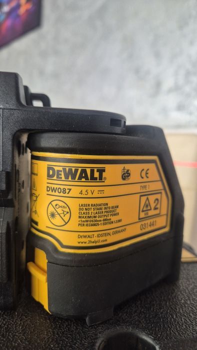 Линеен лазерен нивелир DeWALT DW087
