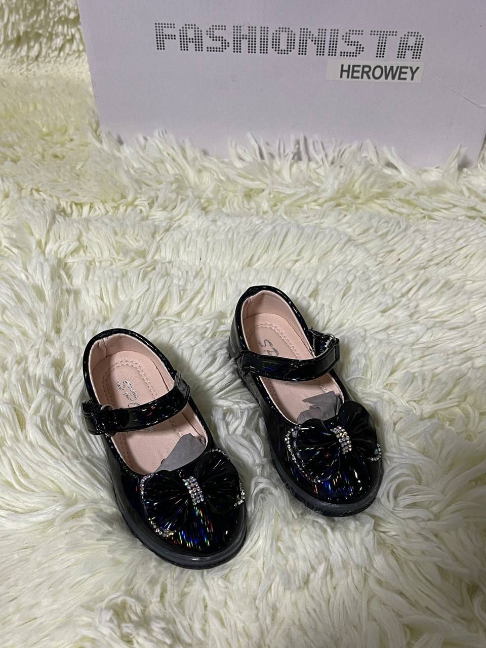Pantofi cu luminițe pentru fetițe