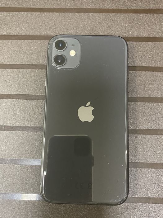 Продавам Iphone 11