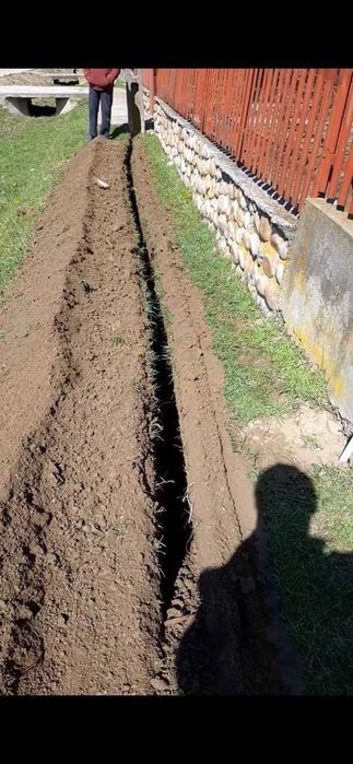 Vand/Inchiriez utilaje profesionale TRENCER sapat santuri apa,gaze,cur