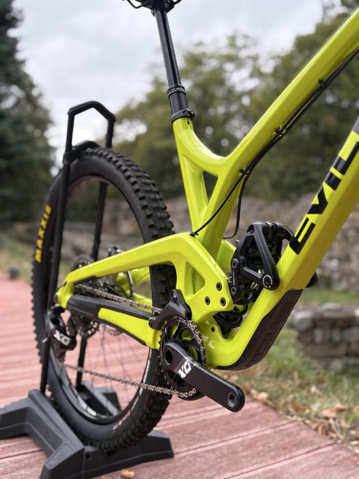 Evil Insurgent Carbon Ultimate