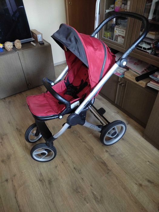 Продавам детска количка Mutsy EVO