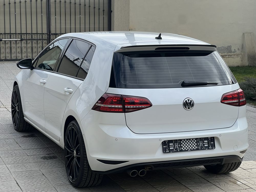 Vand Golf7, 2,0TDI, DSG, navi ,piele, xenon , alb perlat, distronic