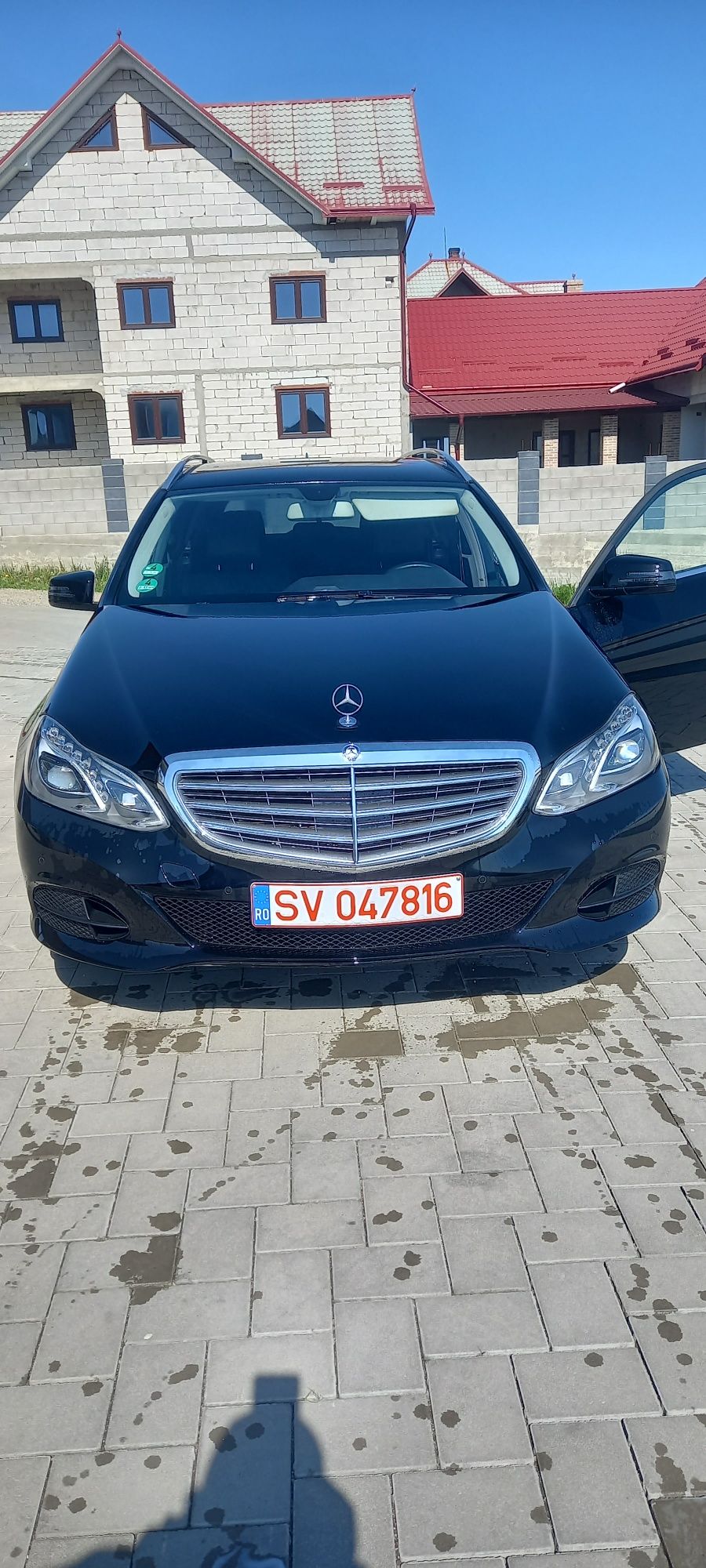 Vand sau schimb, Mercedes E200 AN 2013.