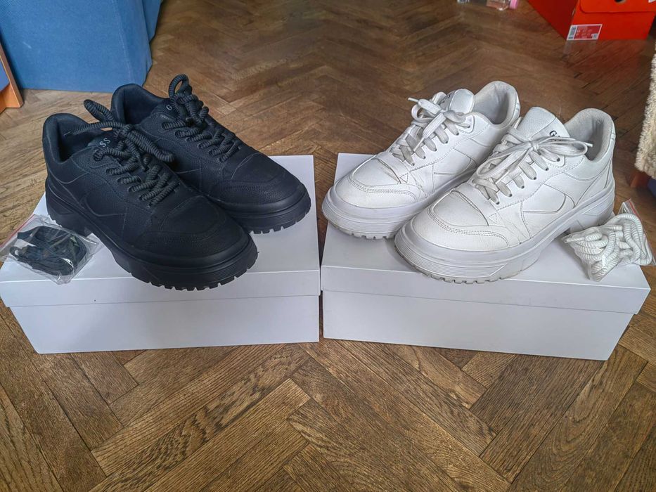 Обувки Guess бели и черни 42