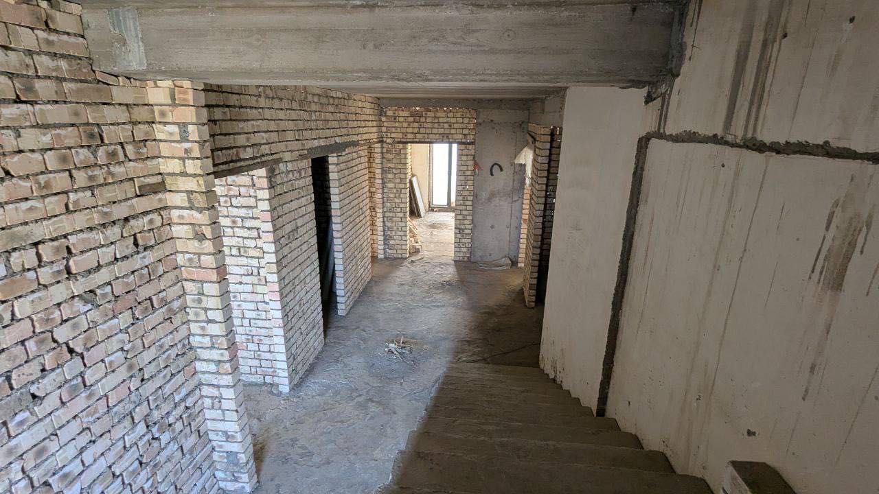 Двухуровневая квартира в ЖК Лабзак новостройка