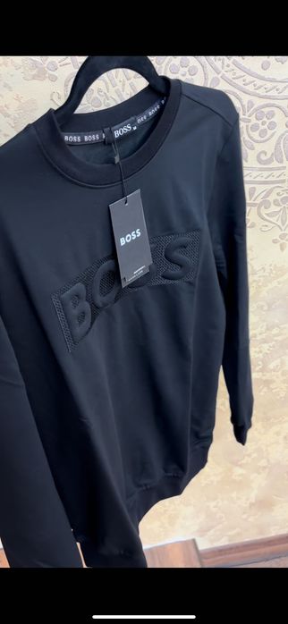 BOSS блузи с дълъг ръкав