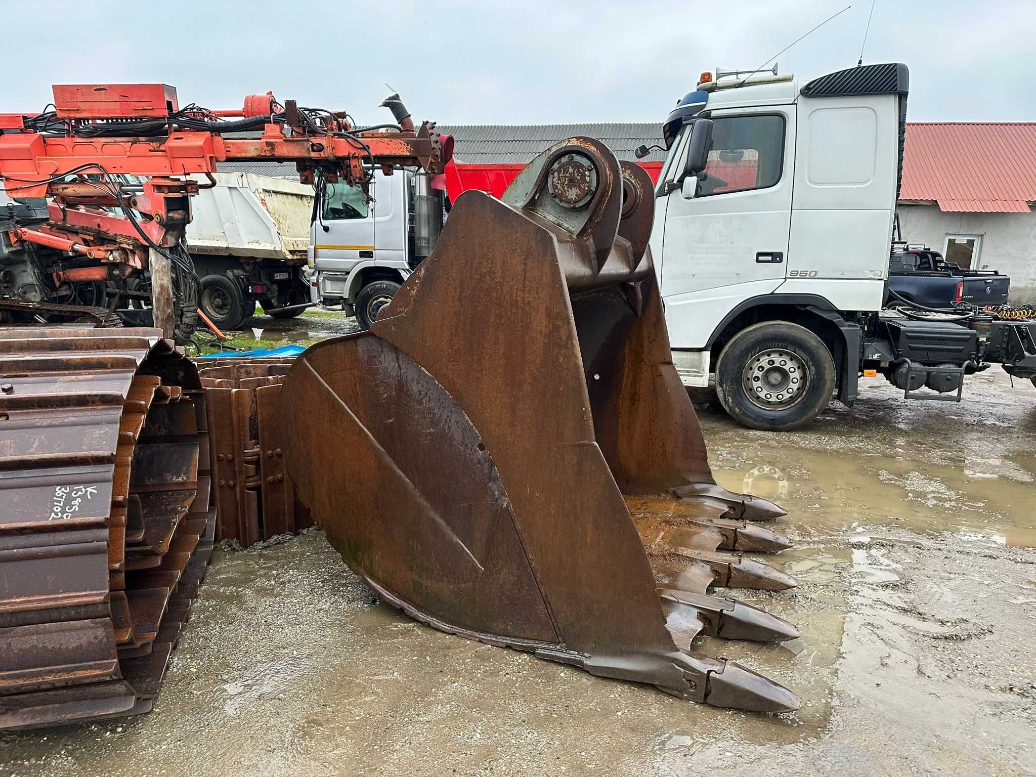 Cupa excavator 6 metri cubi