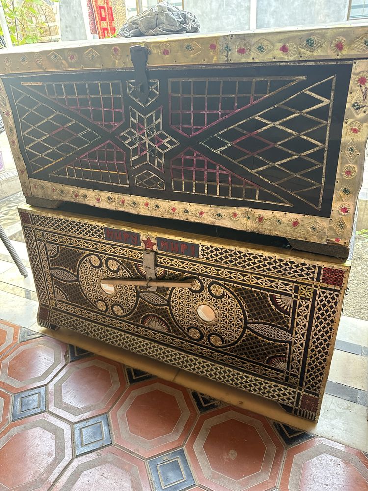 Сандуқ срочо продаю.