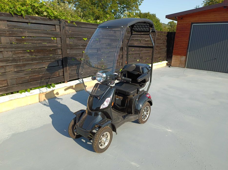 Scuter electric 4 roti, Negru - CL30 (Cu cabina), pentru bătrâni