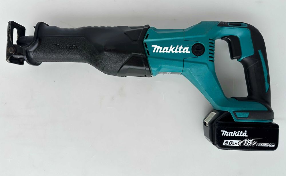 Makita DJR186 - Акумулаторен саблен трион 2x18V 5.0Ah