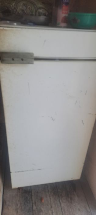 Xolodelniklar sotiladi sovetiski yaxshi xolatda ishlaydi