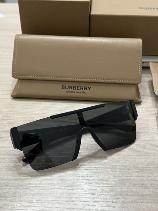 Оригинальные очки Burberry унисекс