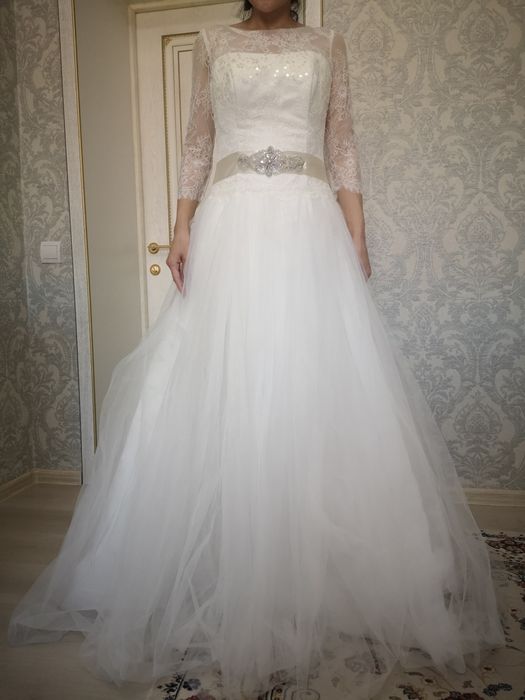 Продам кружевное свадебное платье.