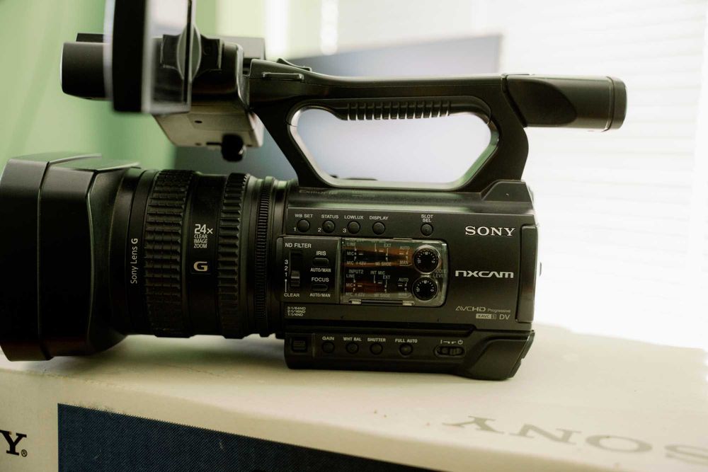 видеокамера Sony  NX 100