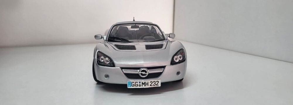 Machetă Opel speedster 1/18 Maisto