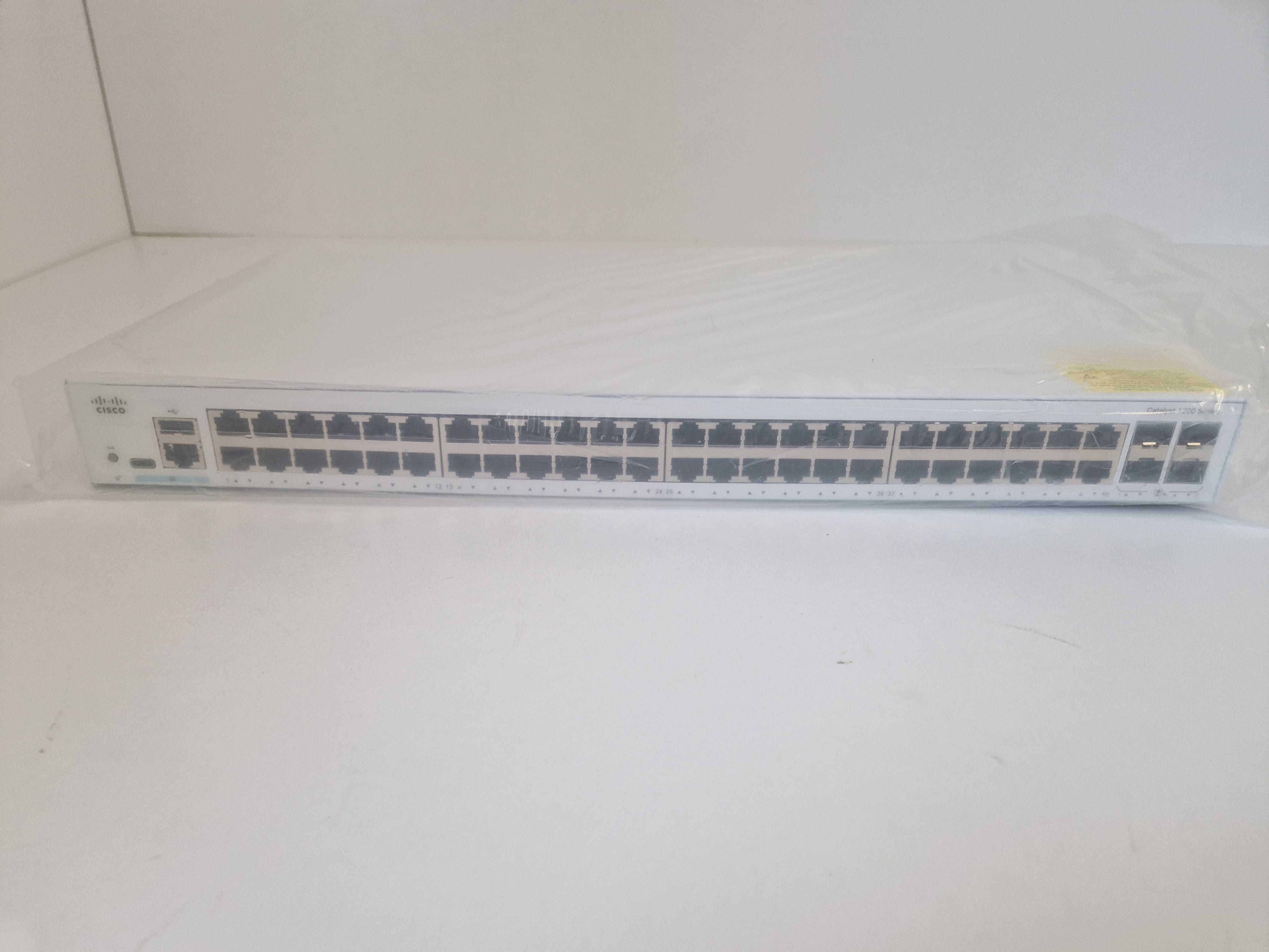 Cisco C1200-48T-4X мрежов суич Управляем L2/L3 Gigabit Ethernet