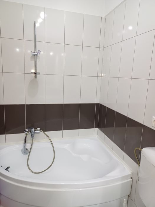 Inchiriez apartament