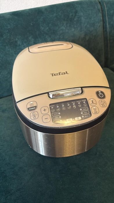 Срочно продаю мультиварку