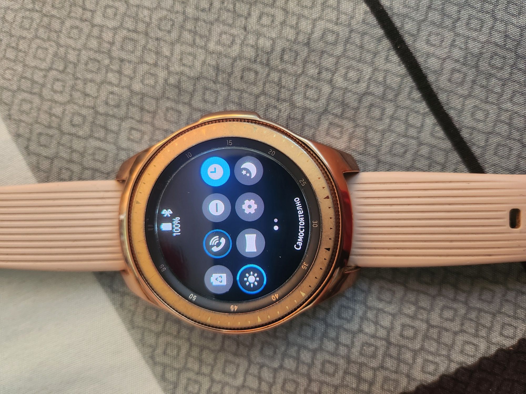 Samsung galaxy watch Rose gold 42 mm