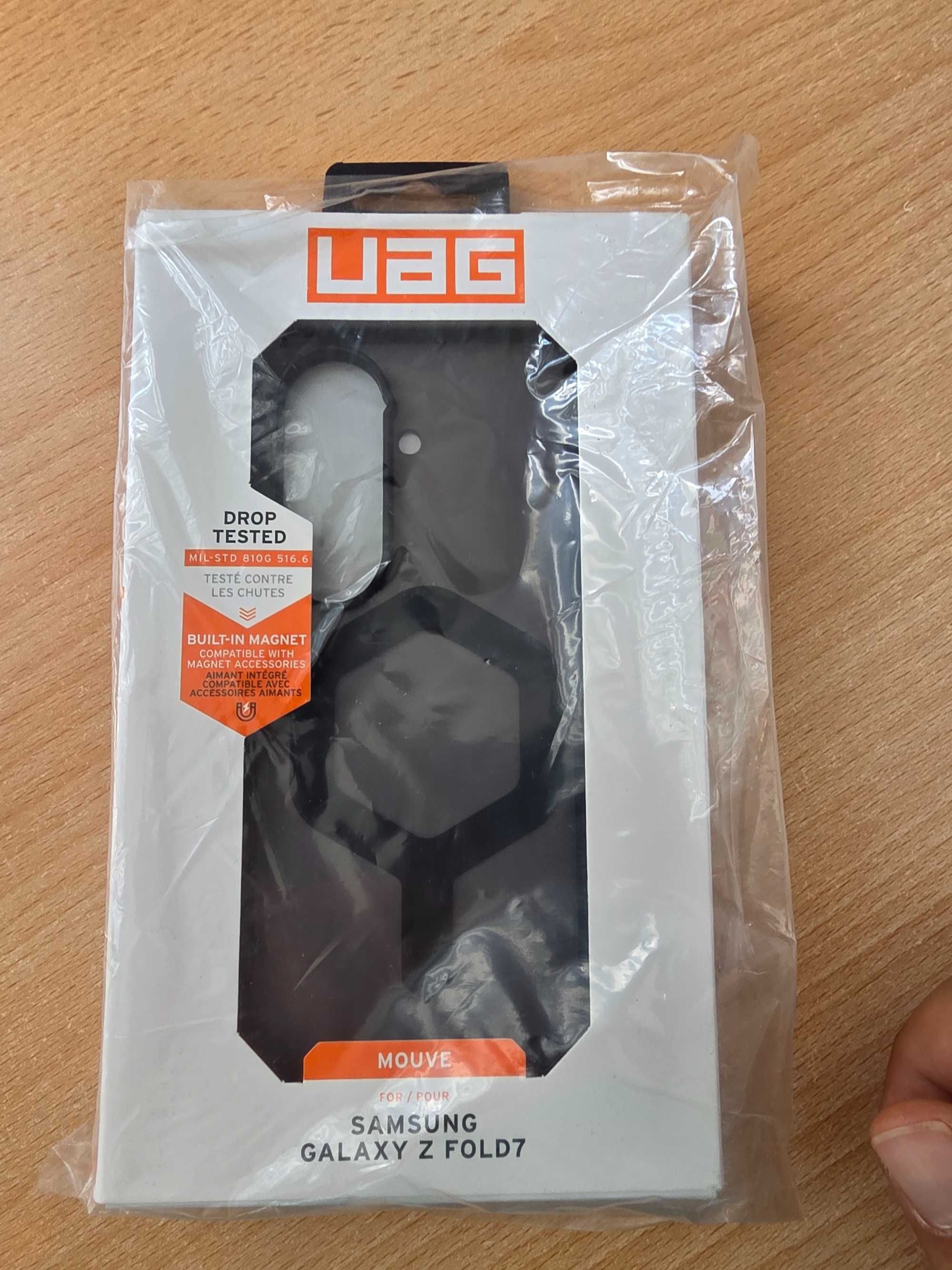 Нов калъф на UAG за Samsung Z Fold 7 - не е отварян.