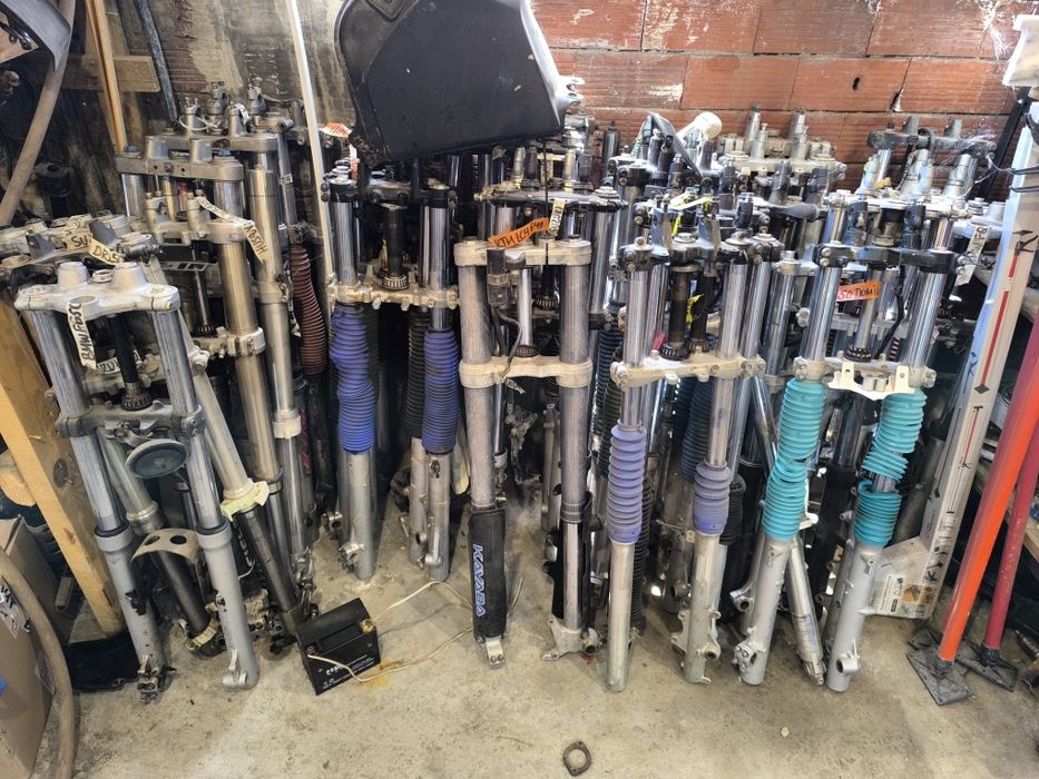 Предници за кросови мотори