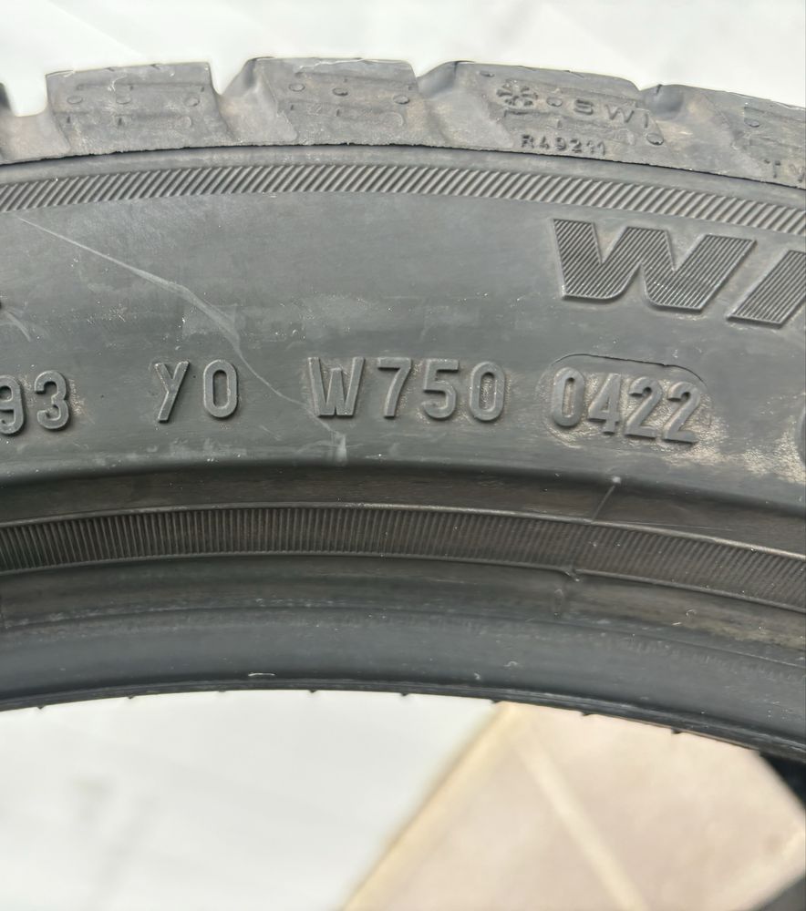 Почти нови зимни гуми Pirelli 245/40/20 и 275/35/20