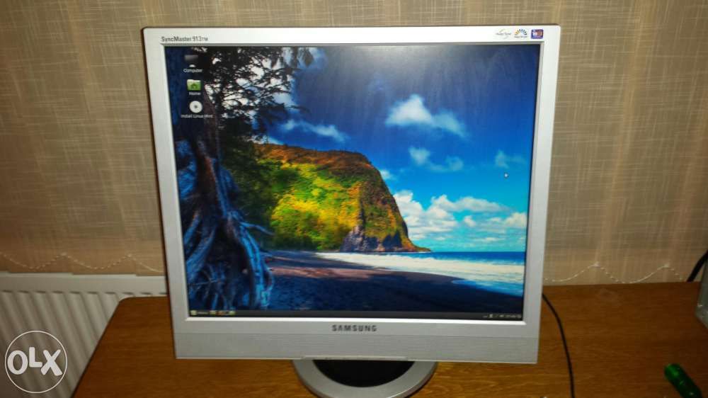 Monitor Samsung 19" SyncMaster 913TM cu pivot