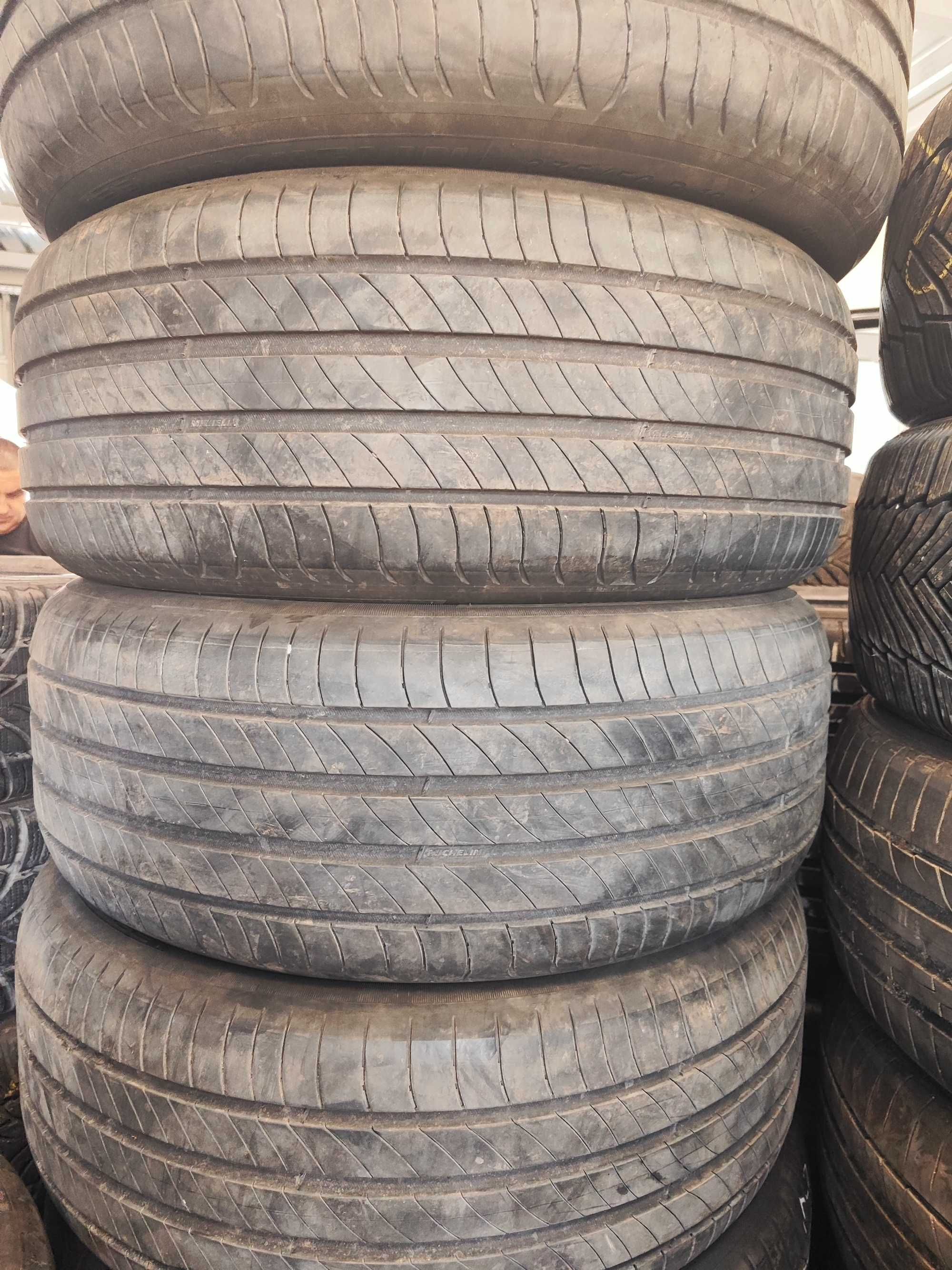4бр.летни гуми 235/50/19 Michelin