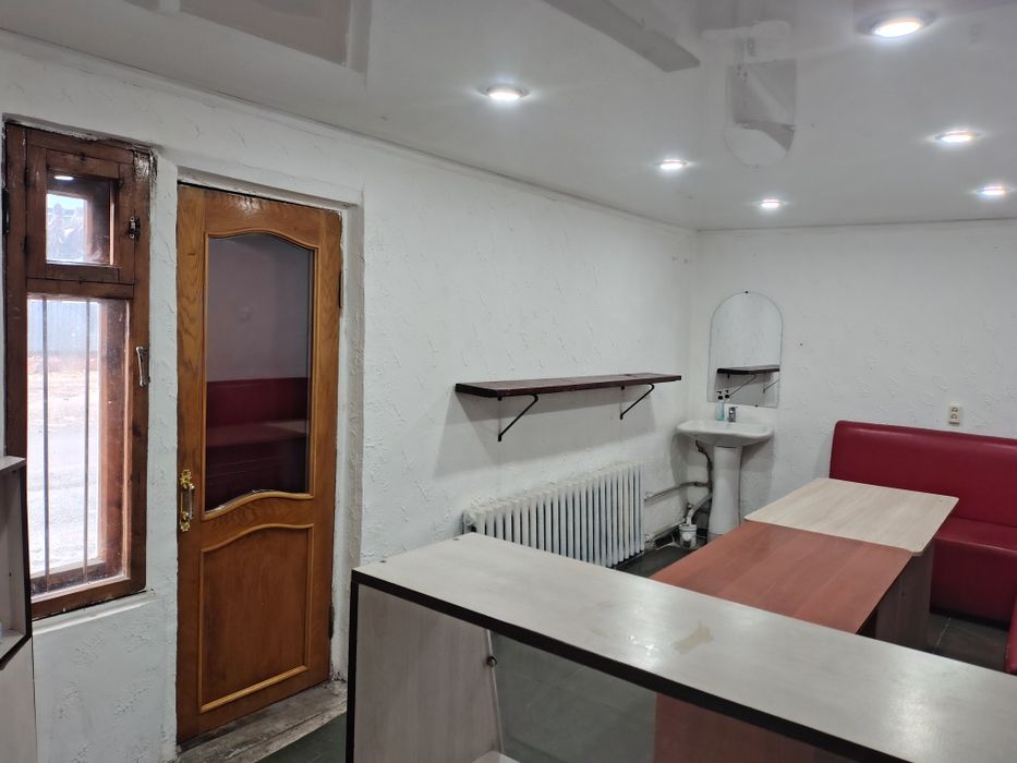 Сдам в аренду теплое помещение под продуктовый магазин