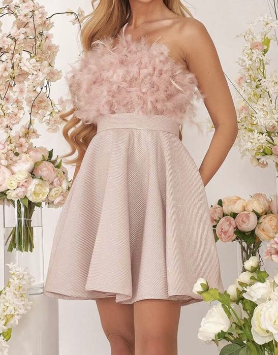 Бутикова рокля с пера