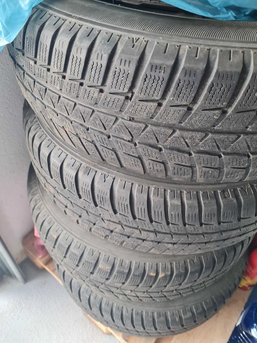 Vand 4 Roti cu anvelope de iarna Outlander1/2