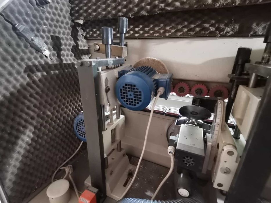 Продавам автоматична кантираща машина