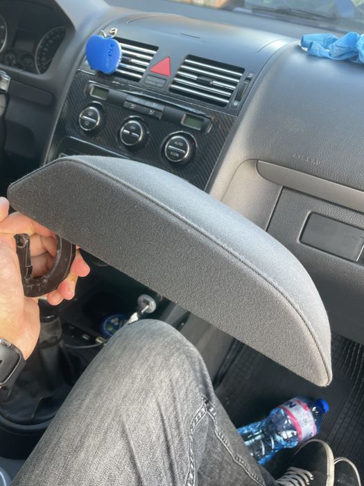 Подлакътник Оригинален  за Vw tauran  от 2003 до 2010 г