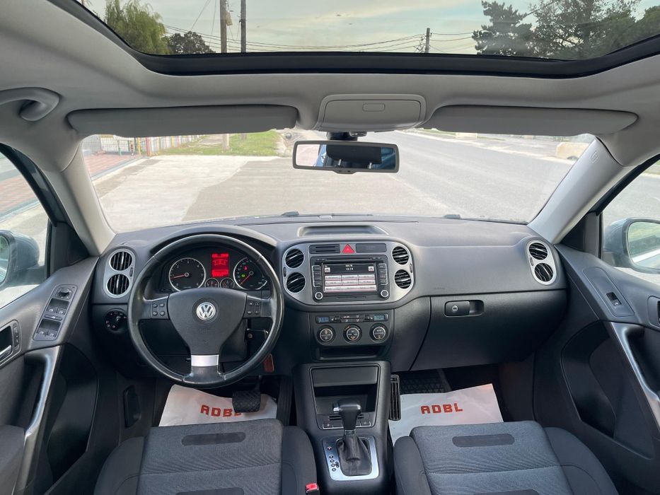 VW Tiguan 4x4 Automat panoramic/navi-import recent