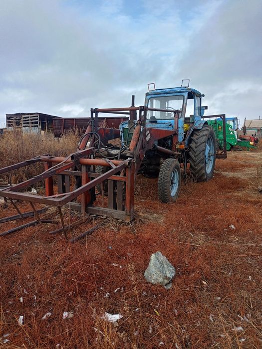 Трактор мтз50 в робочем состояний