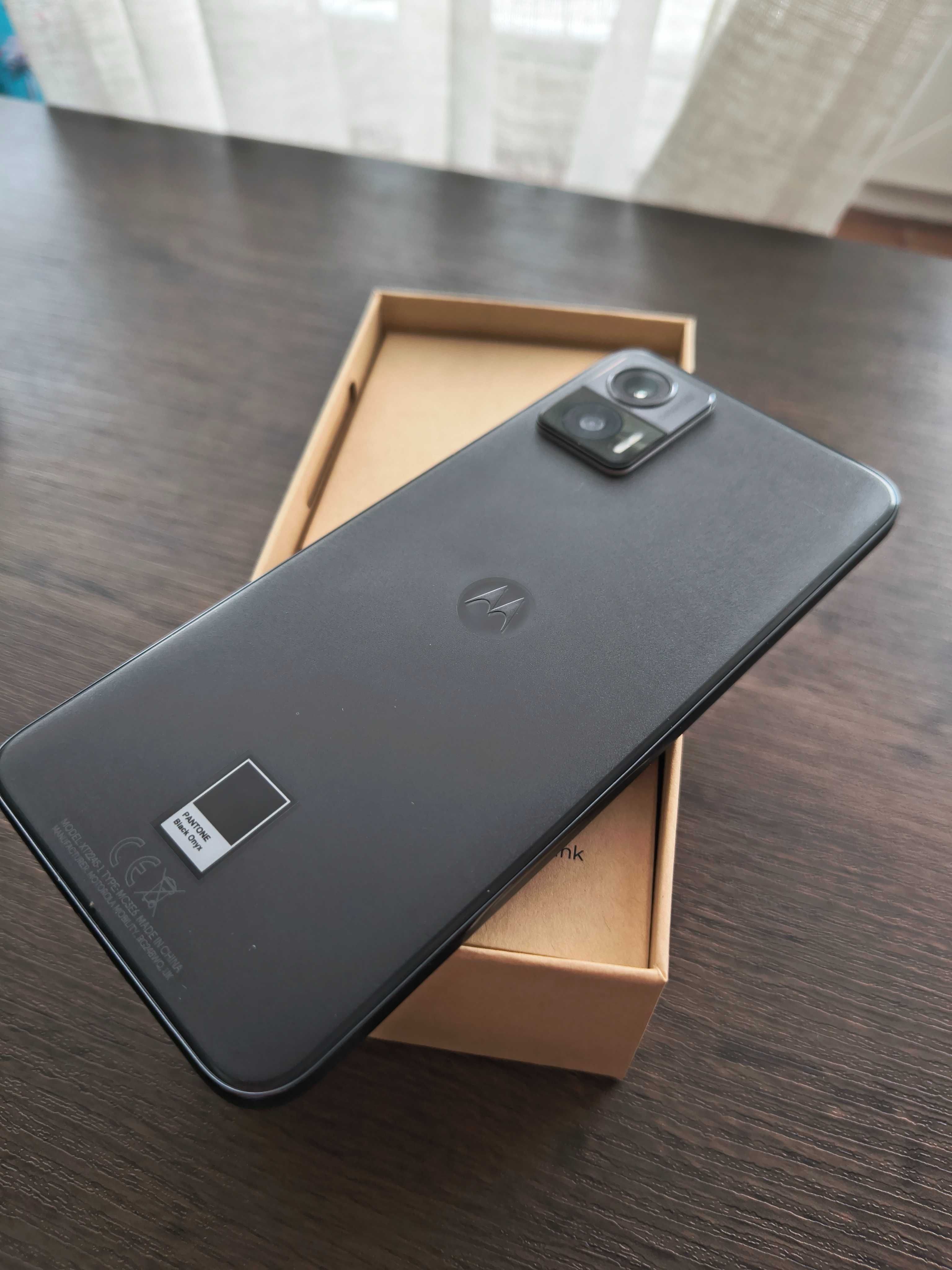 Телефон Motorola edge 30 neo
