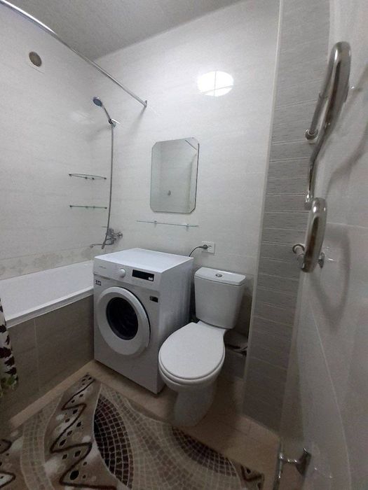 На Авиасозлар 1, 1-комнатная, 400
Рядом базар Кадышева