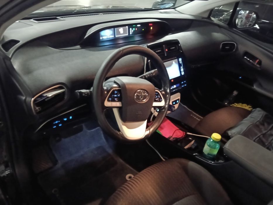 Închiriez Prius 4 , pt Bolt-Uber ,Hibrid+GPL,  automat