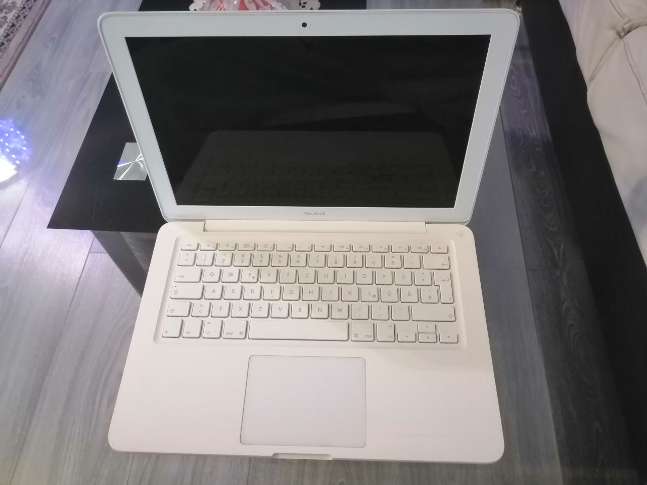 Vând  MacBook 4324 A
