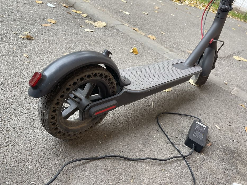 Trotineta electeica Xiaomi mi365 in stare forte buna fara jocuri