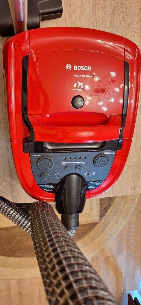 Aspirator Bosch.De vanzare