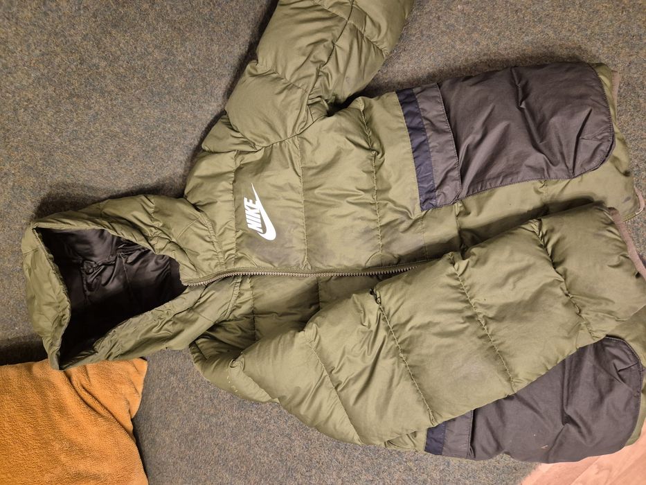 Geaca Nike de copii din puf