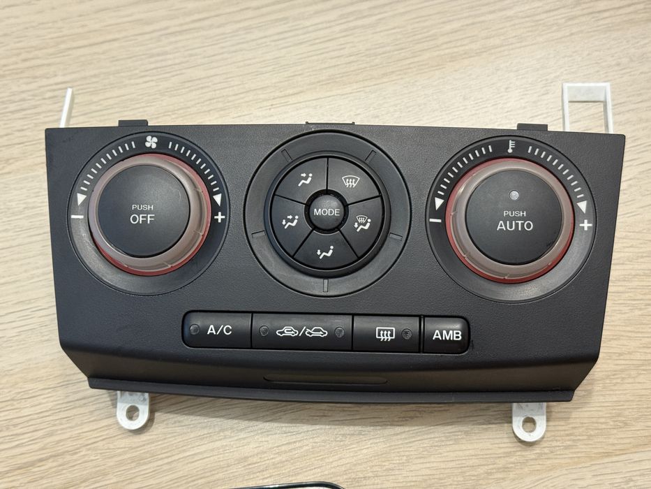 Oglinda dreapta si unitate clima Mazda 3 BK