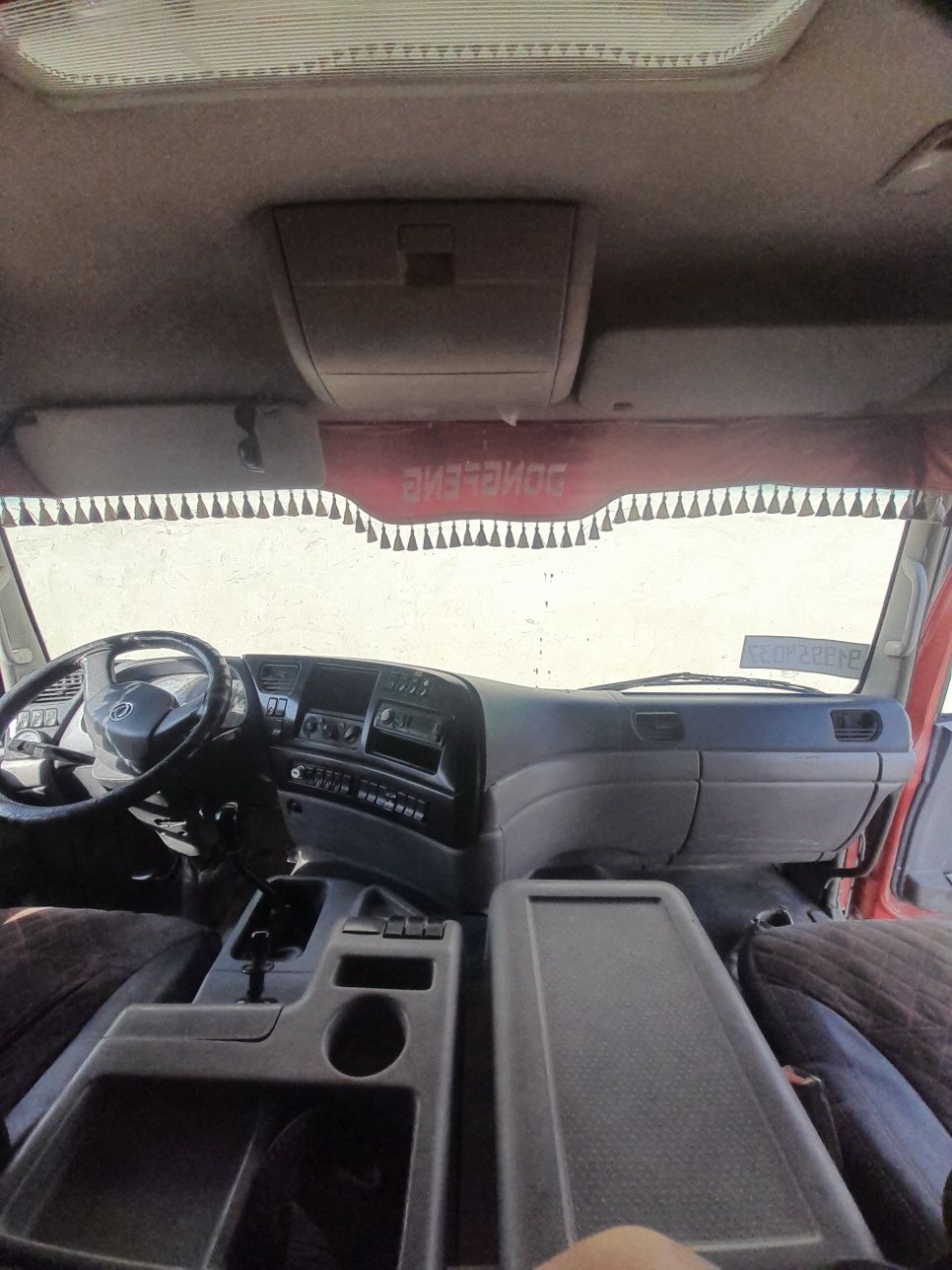 Dongfeng samasval metan 25 tonnalik