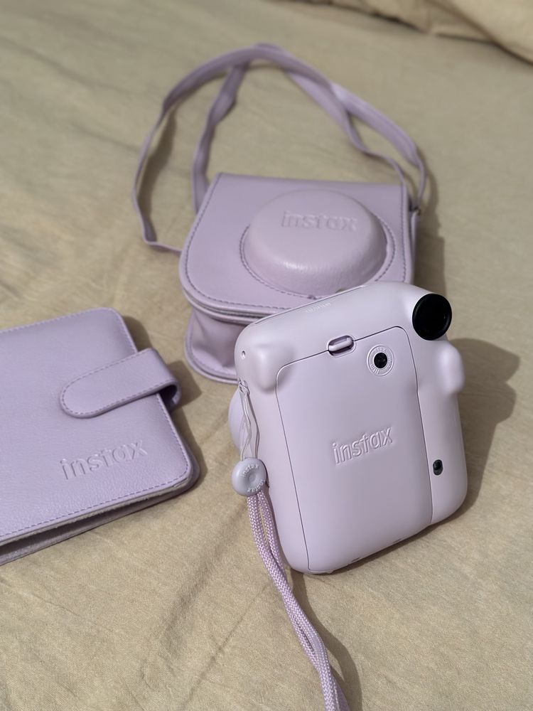 Продаю Instax Mini 12