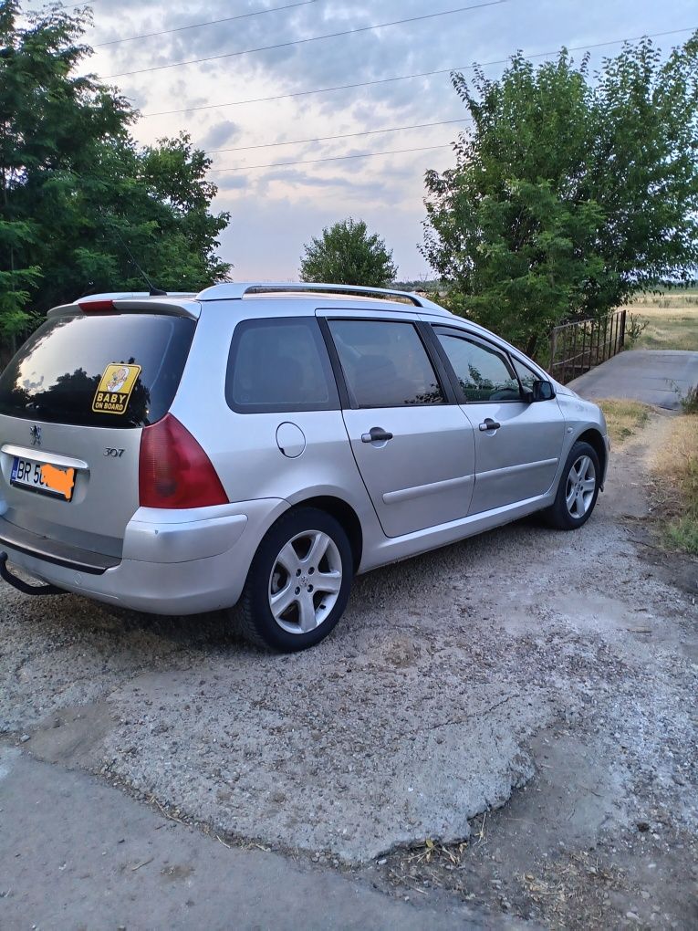 Peugeot 307 1.6 benzina model 7 locuri