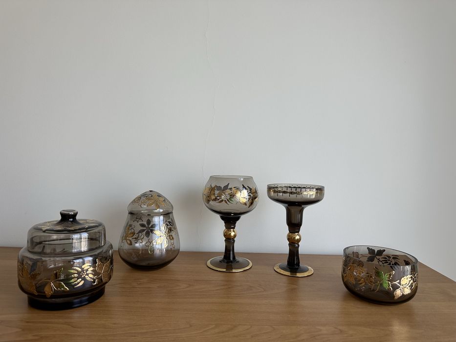 Винтидж позлатен сервиз от опушено стъкло