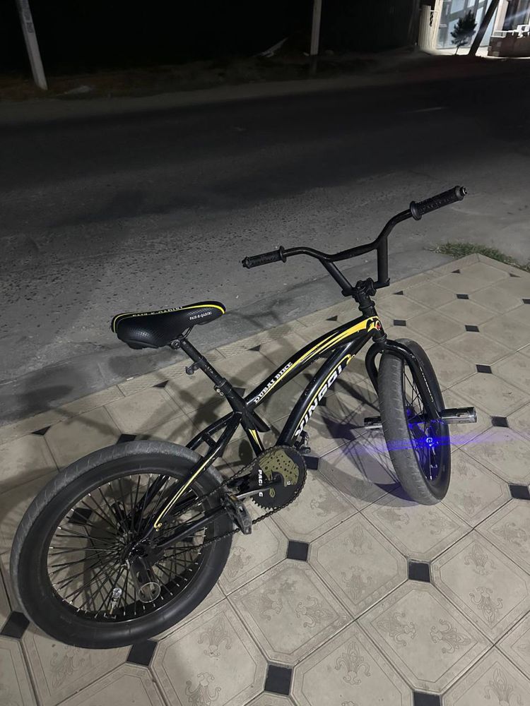 Velosiped BMX qora