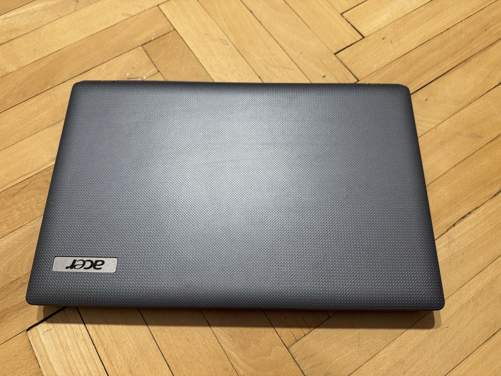 Aser Aspire 5733